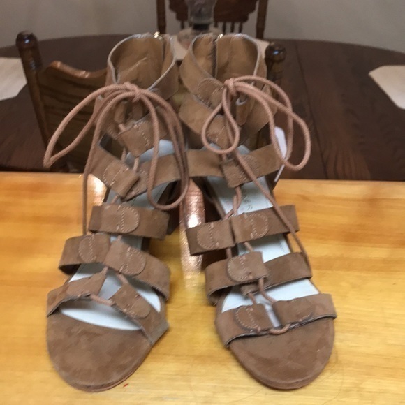 Marc Fischer brown suede tie arch zipper heel back size 6 1/2 inch heel. - Picture 11 of 11